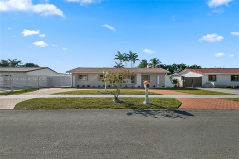 9864 SW 26th Ter Miami FL 33165