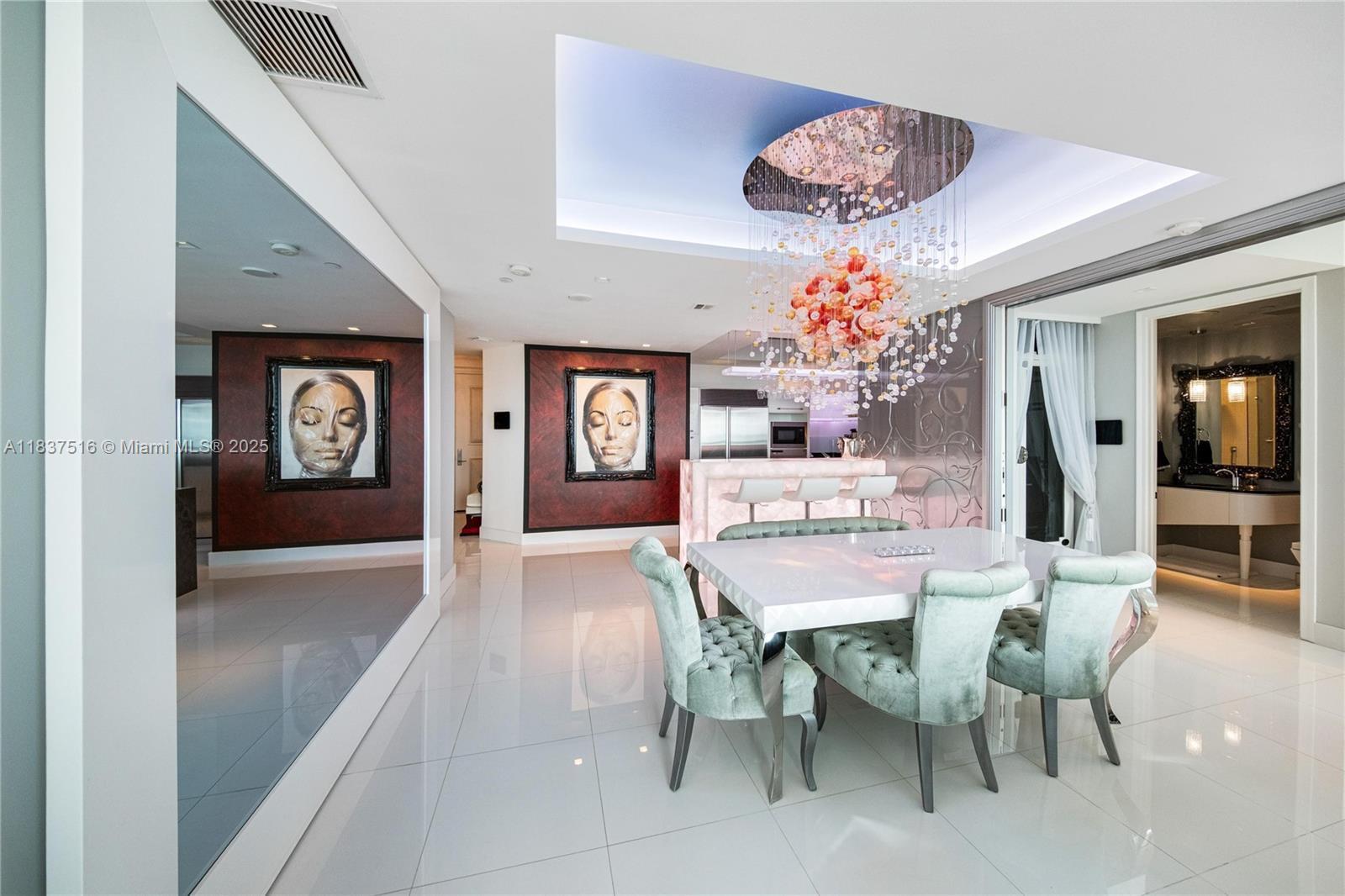 CONTINUUM ON SOUTH BEACH - Residential