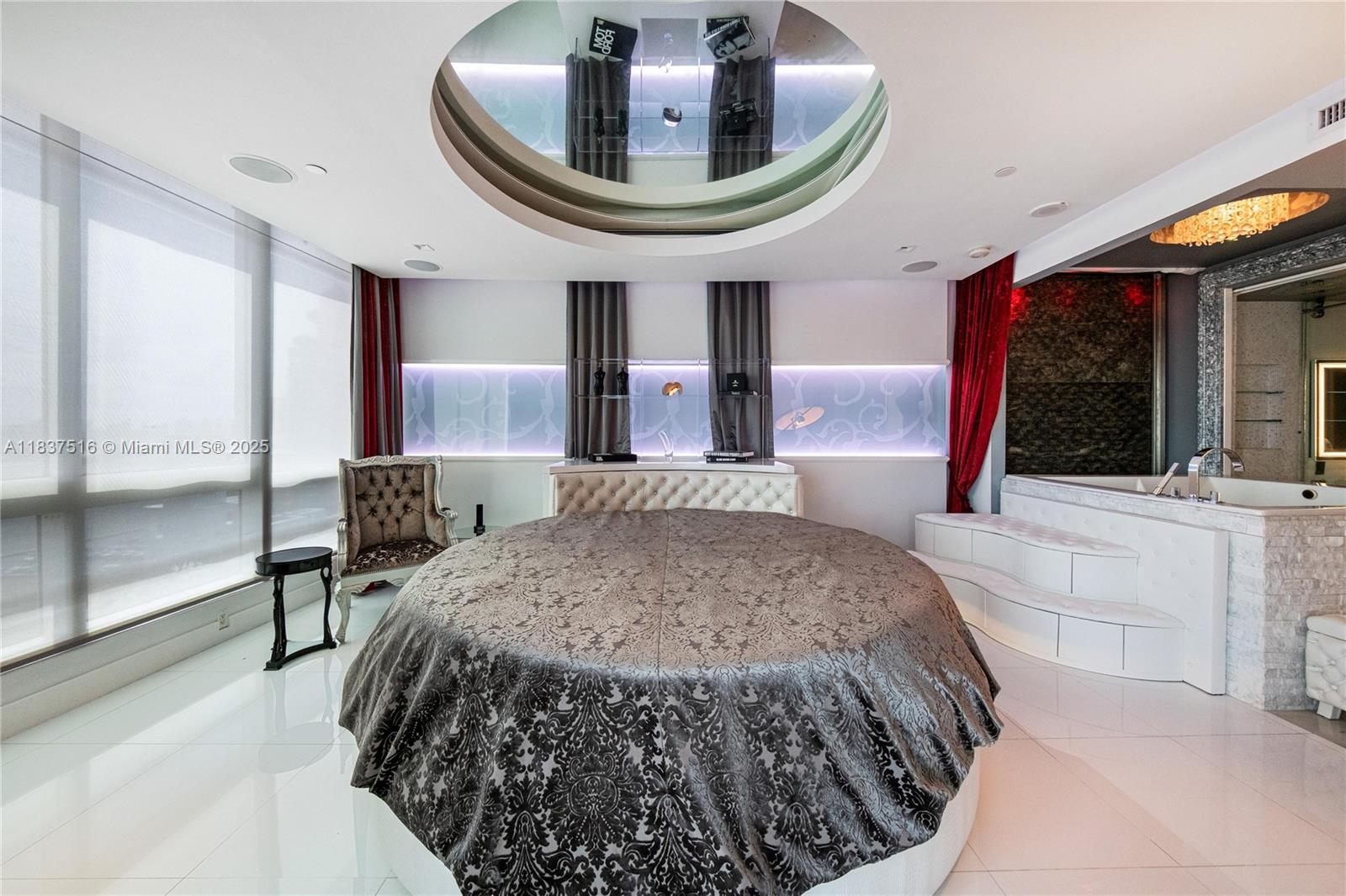 CONTINUUM ON SOUTH BEACH - Residential