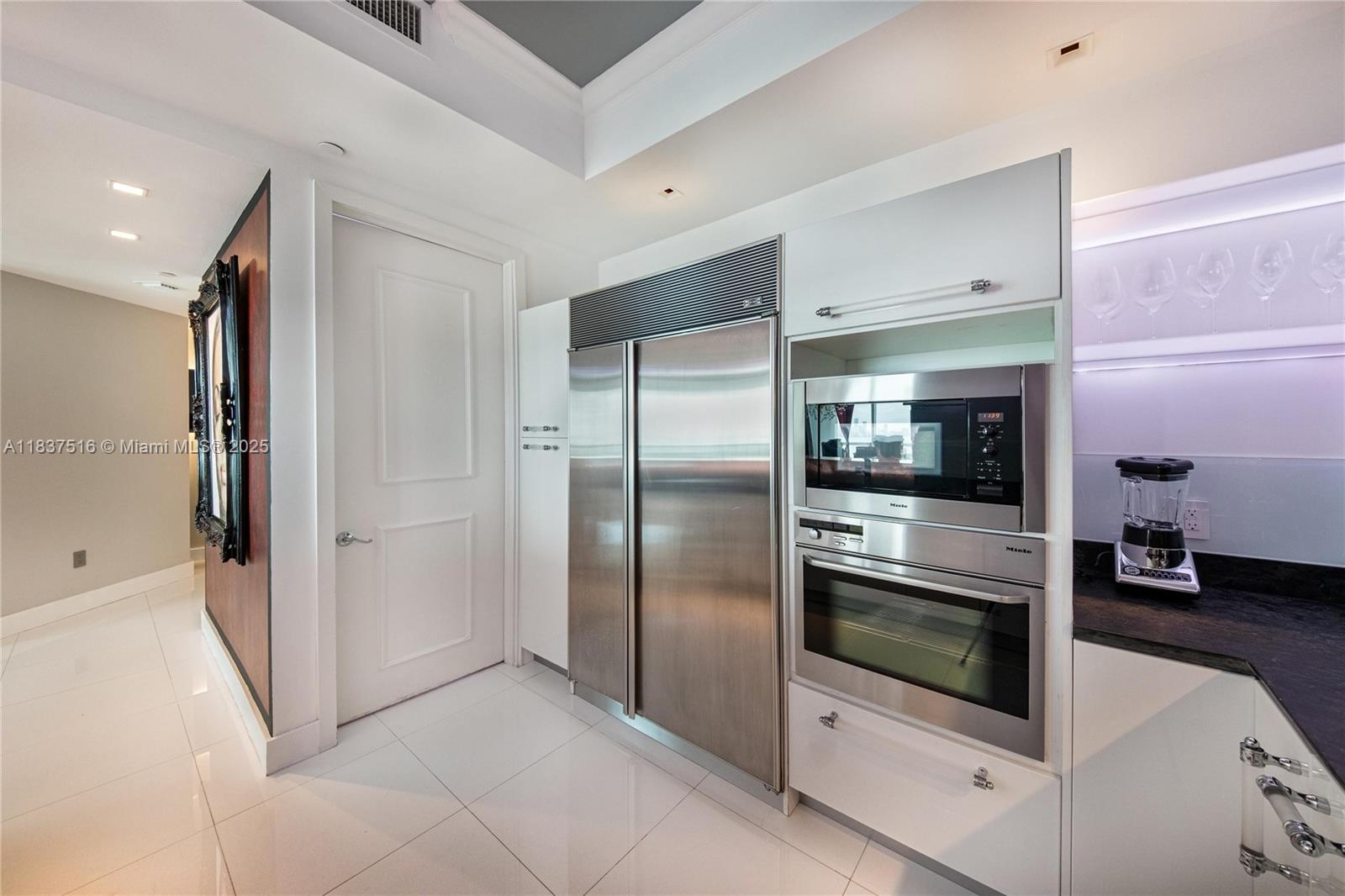 100 S Pointe Dr 3002, Miami Beach, FL, 33139/$5,950,000 4 100 S Pointe Dr 3002