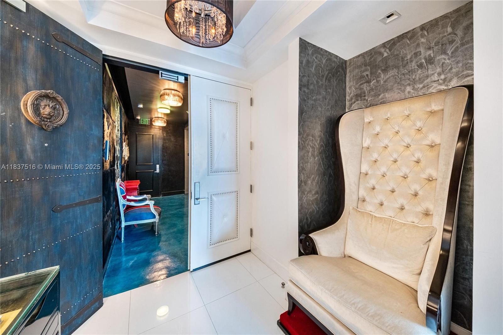 CONTINUUM ON SOUTH BEACH - Residential