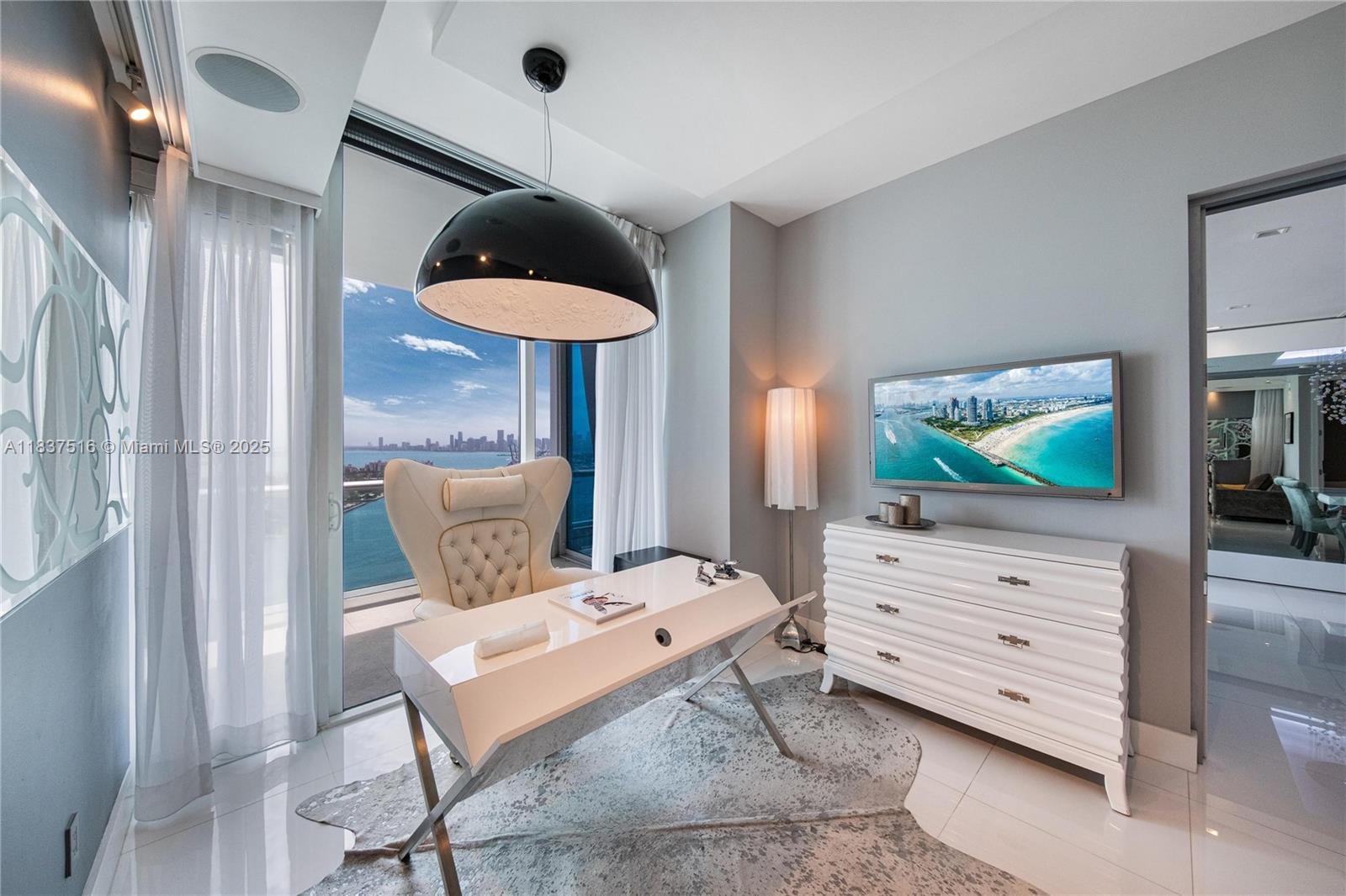 CONTINUUM ON SOUTH BEACH - Residential
