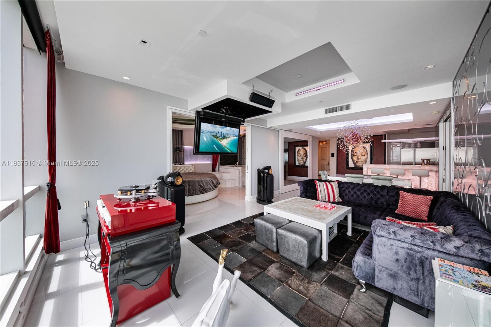 CONTINUUM ON SOUTH BEACH - Residential