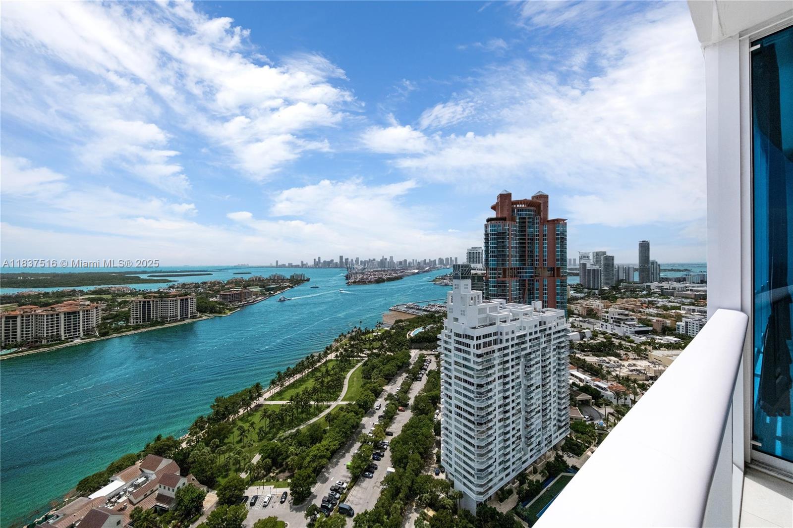 CONTINUUM ON SOUTH BEACH - Residential