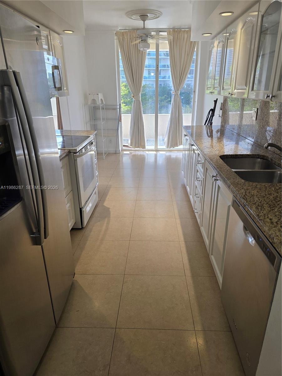 Turnberry Towers Condo - Residential Lease