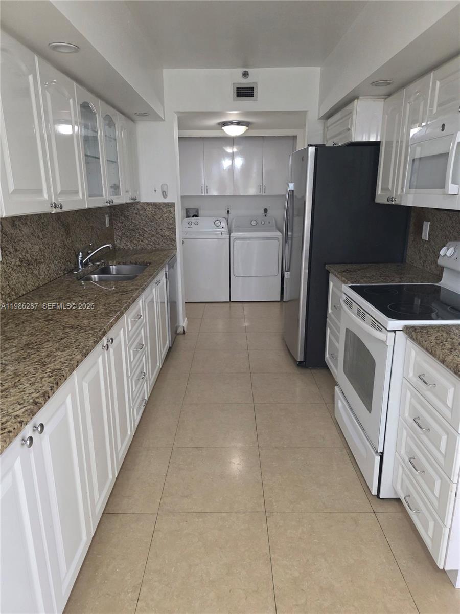 Turnberry Towers Condo - Residential Lease