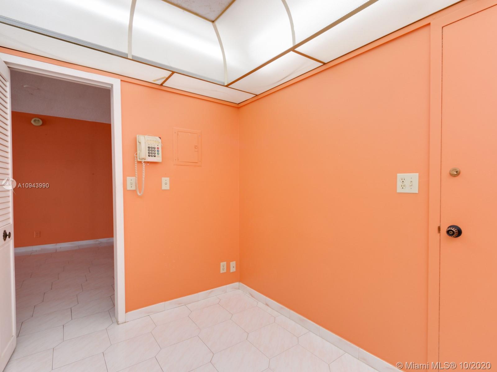 PARKER PLAZA ESTATES COND - Residential