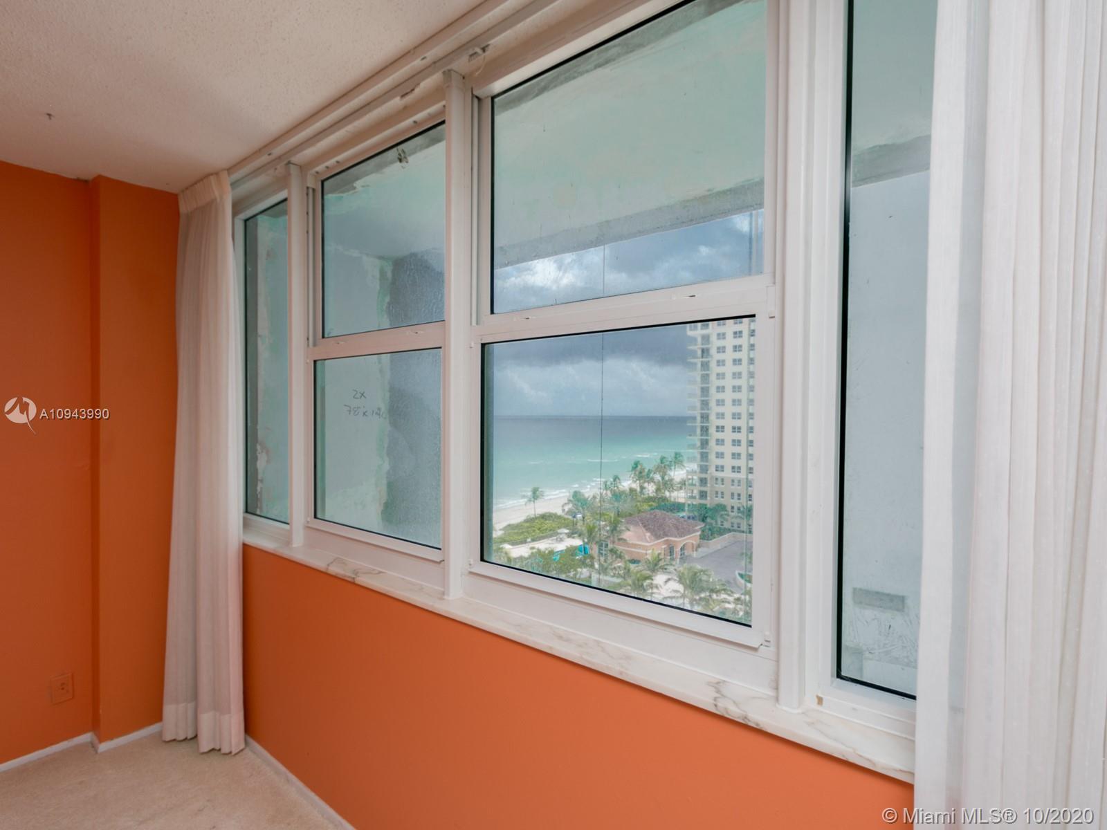 PARKER PLAZA ESTATES COND - Residential