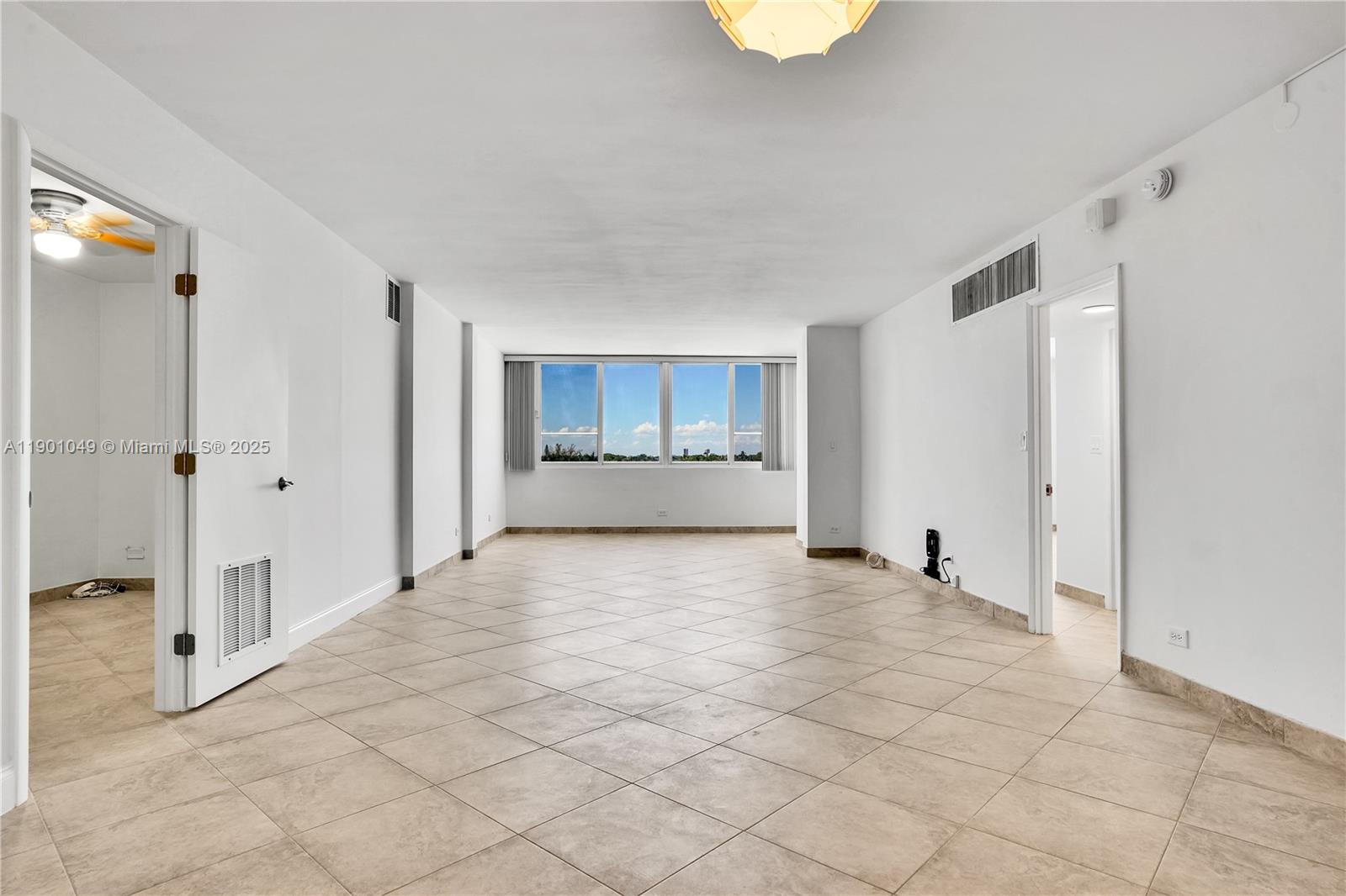 5005 Collins Ave 607
