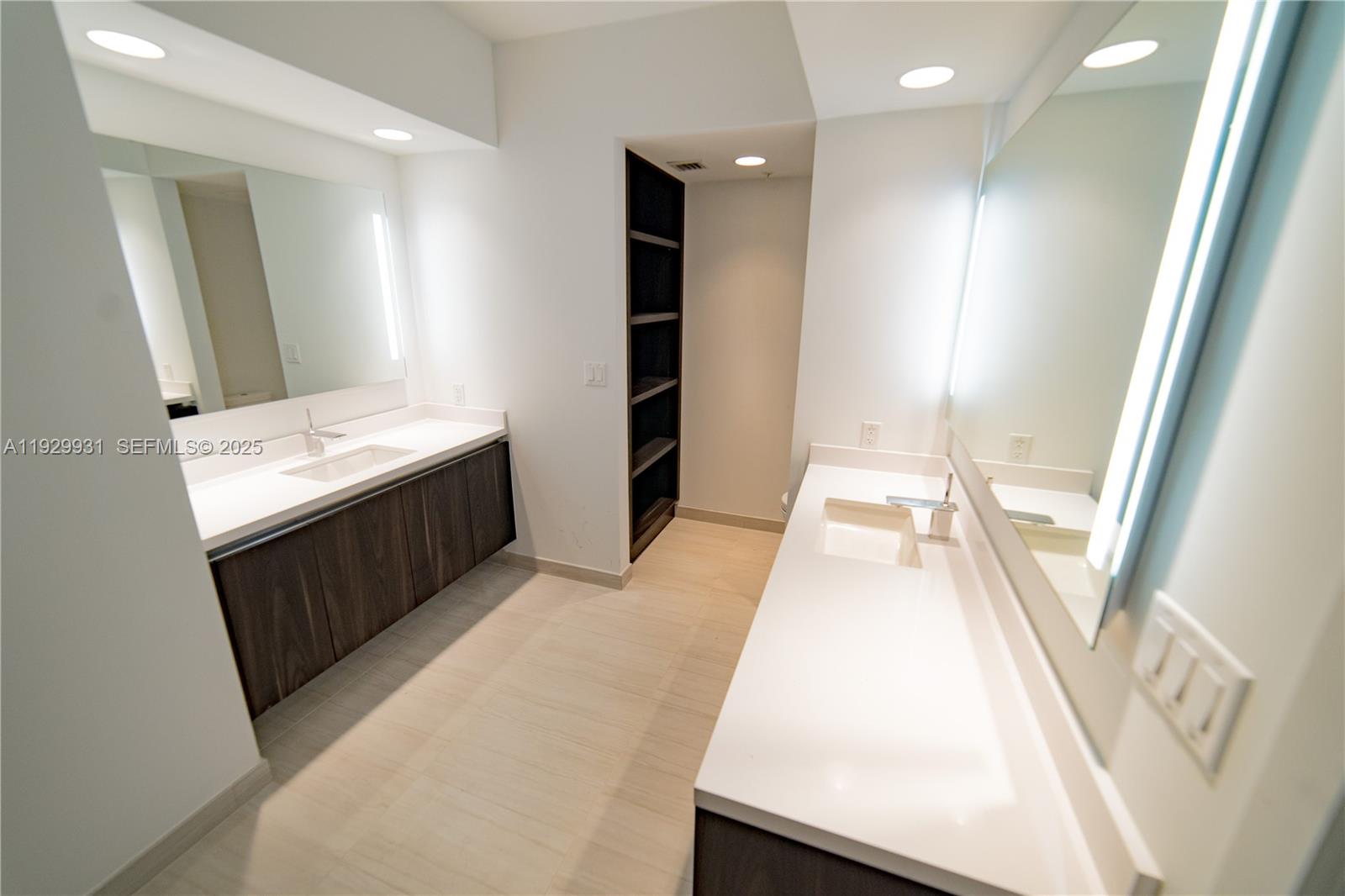 RIVA CONDOMINIUM - Residential Lease