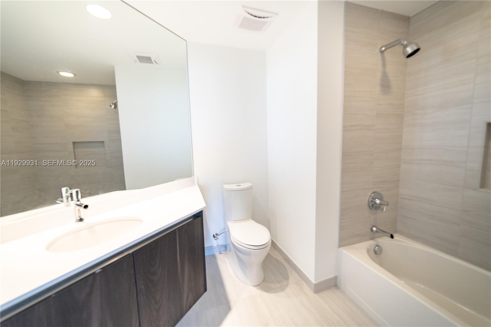 RIVA CONDOMINIUM - Residential Lease