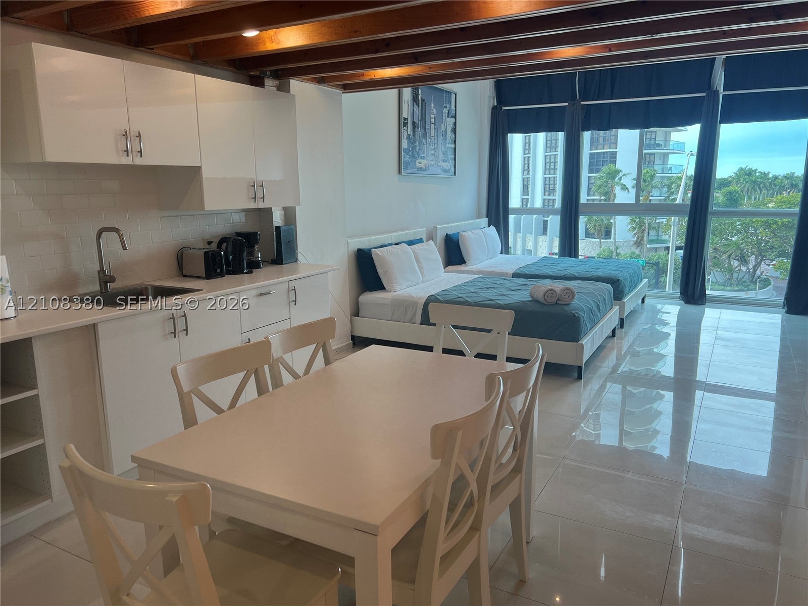 5445 Collins Ave BAY11