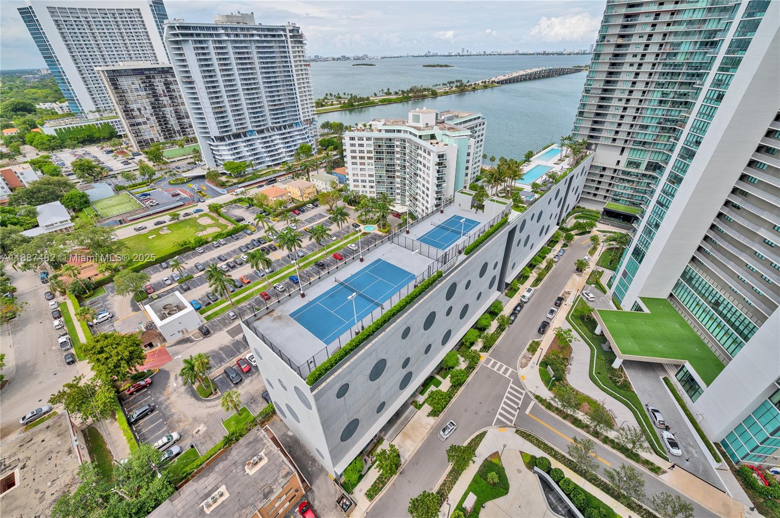 PARAISO BAYVIEWS CONDO - Residential Lease