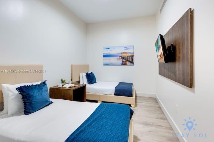 COSTA HOLLYWOOD CONDO - Residential