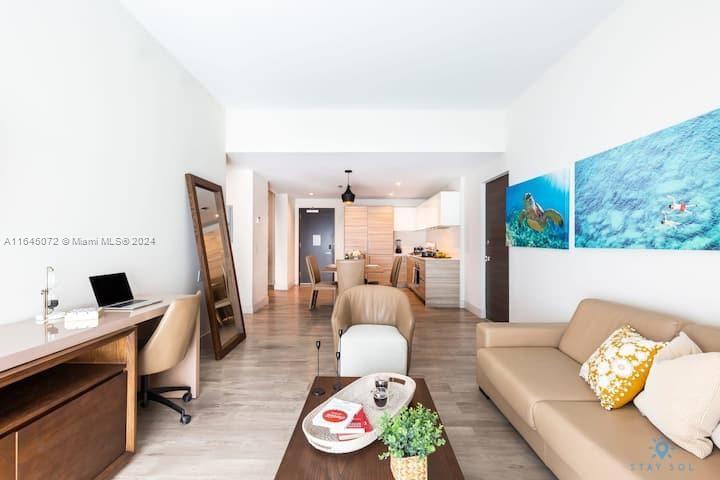 COSTA HOLLYWOOD CONDO - Residential