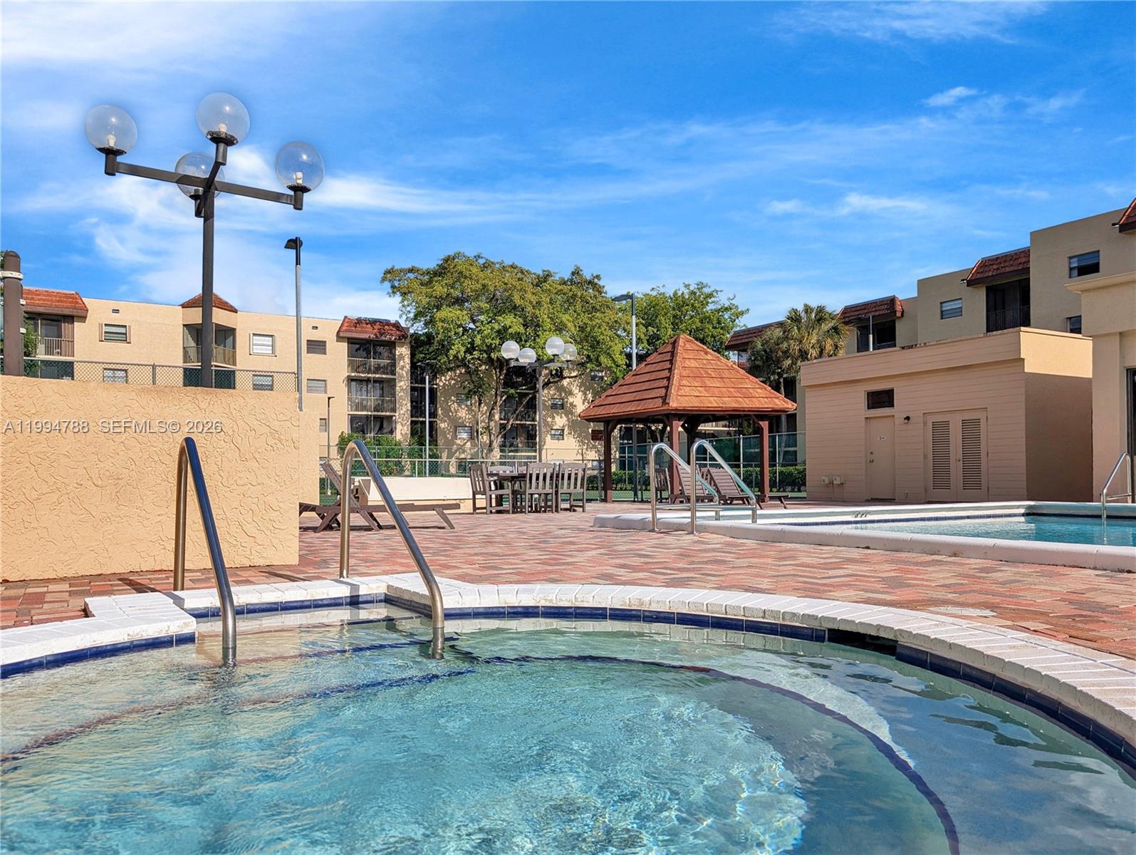 PLANTATION RACQUET CLUB - Residential