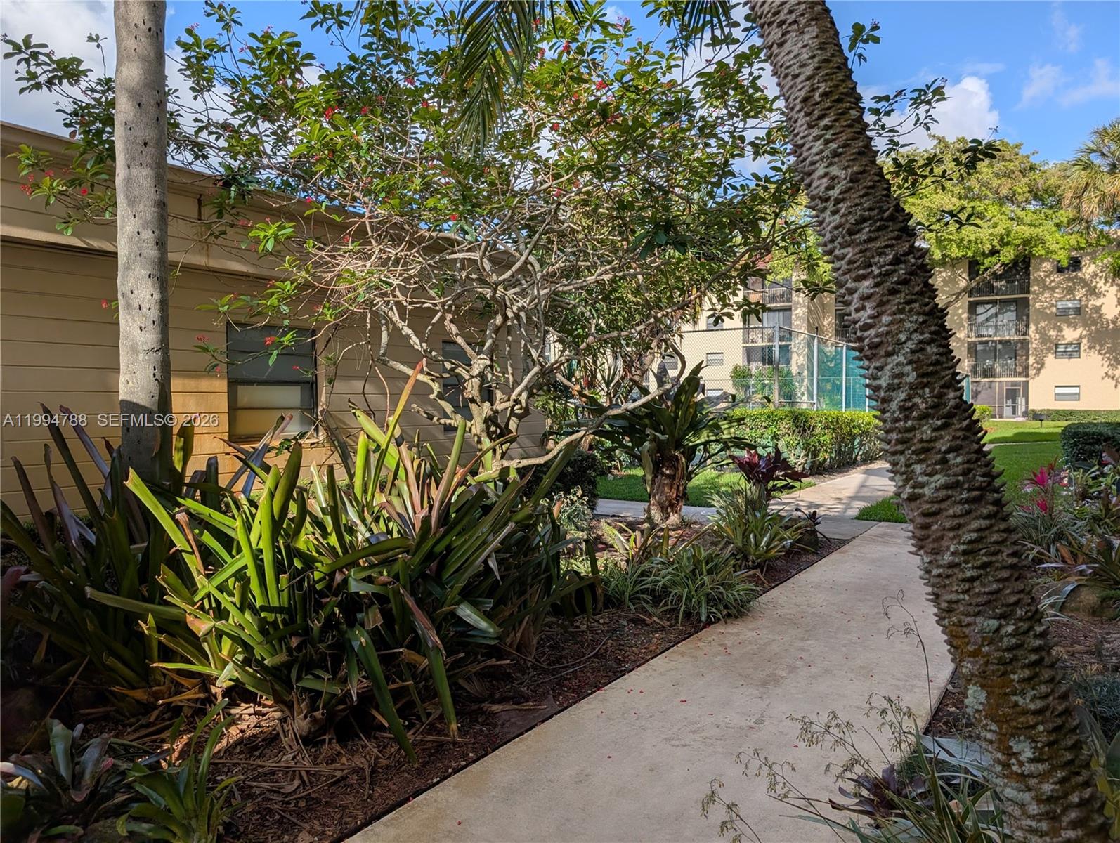 PLANTATION RACQUET CLUB - Residential