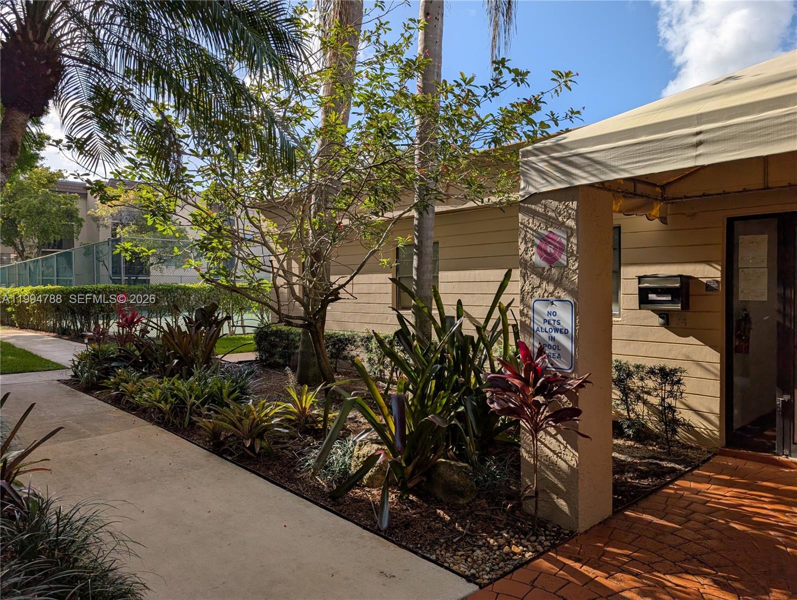 PLANTATION RACQUET CLUB - Residential