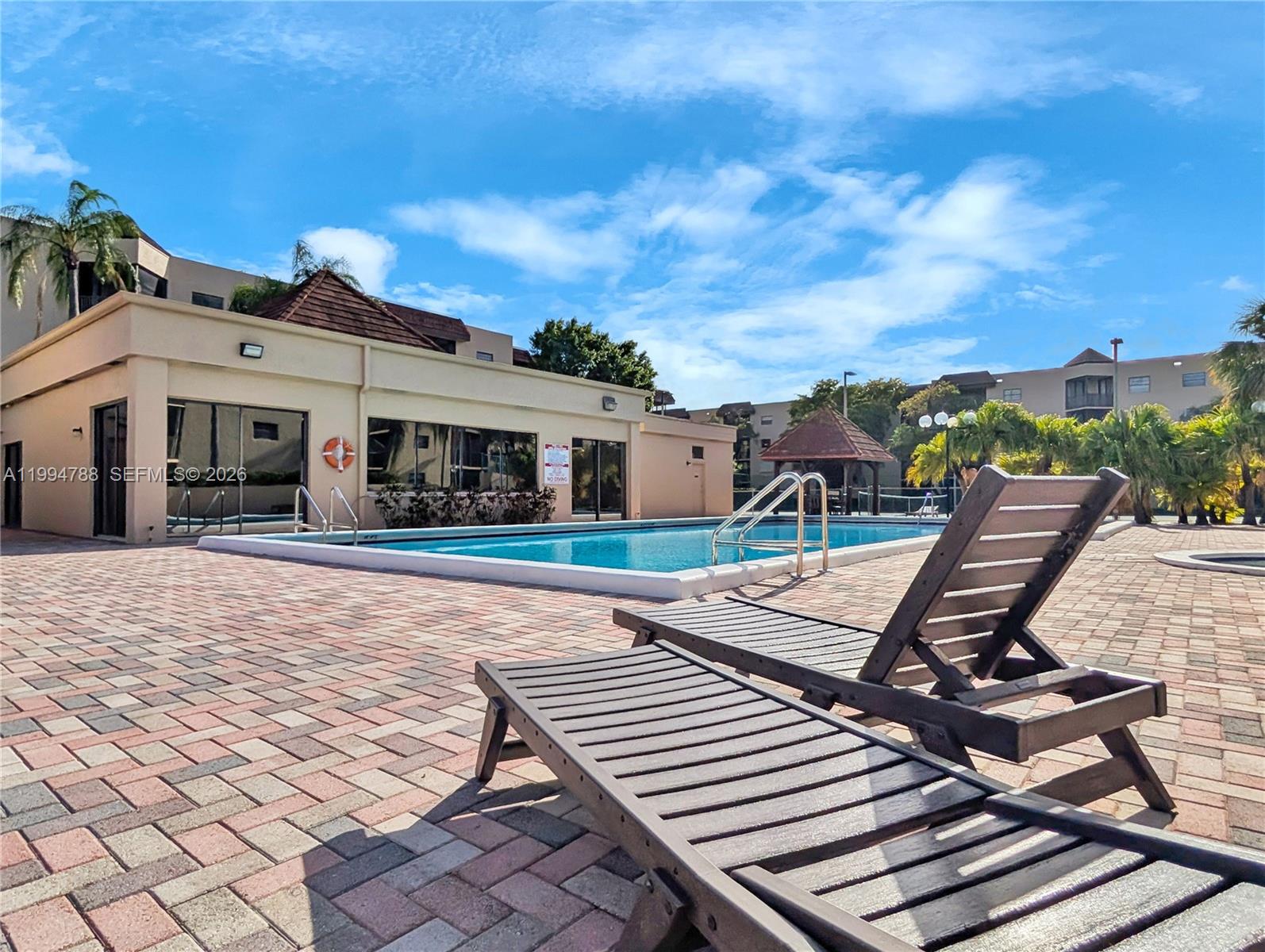 PLANTATION RACQUET CLUB - Residential