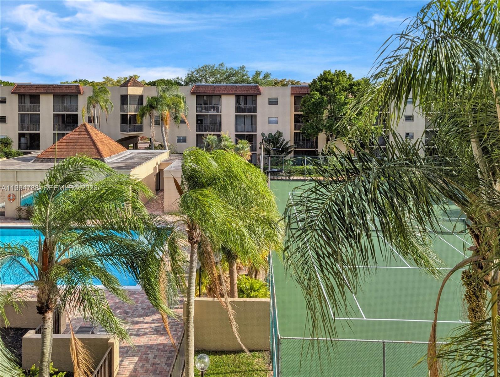 PLANTATION RACQUET CLUB - Residential