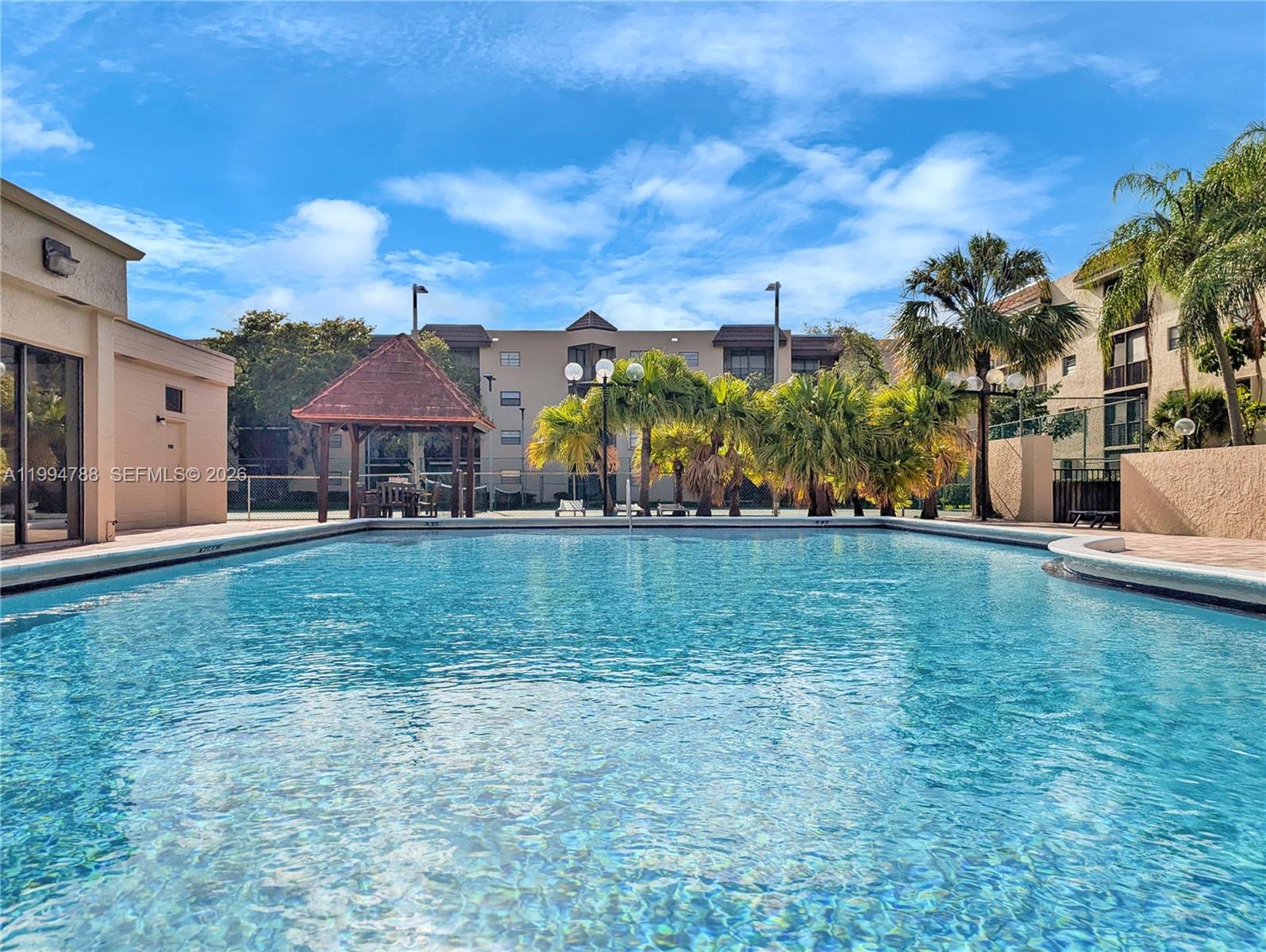 PLANTATION RACQUET CLUB - Residential