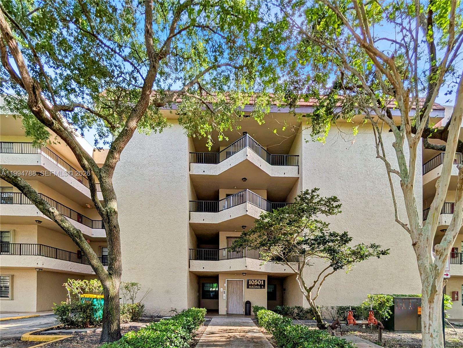 PLANTATION RACQUET CLUB - Residential