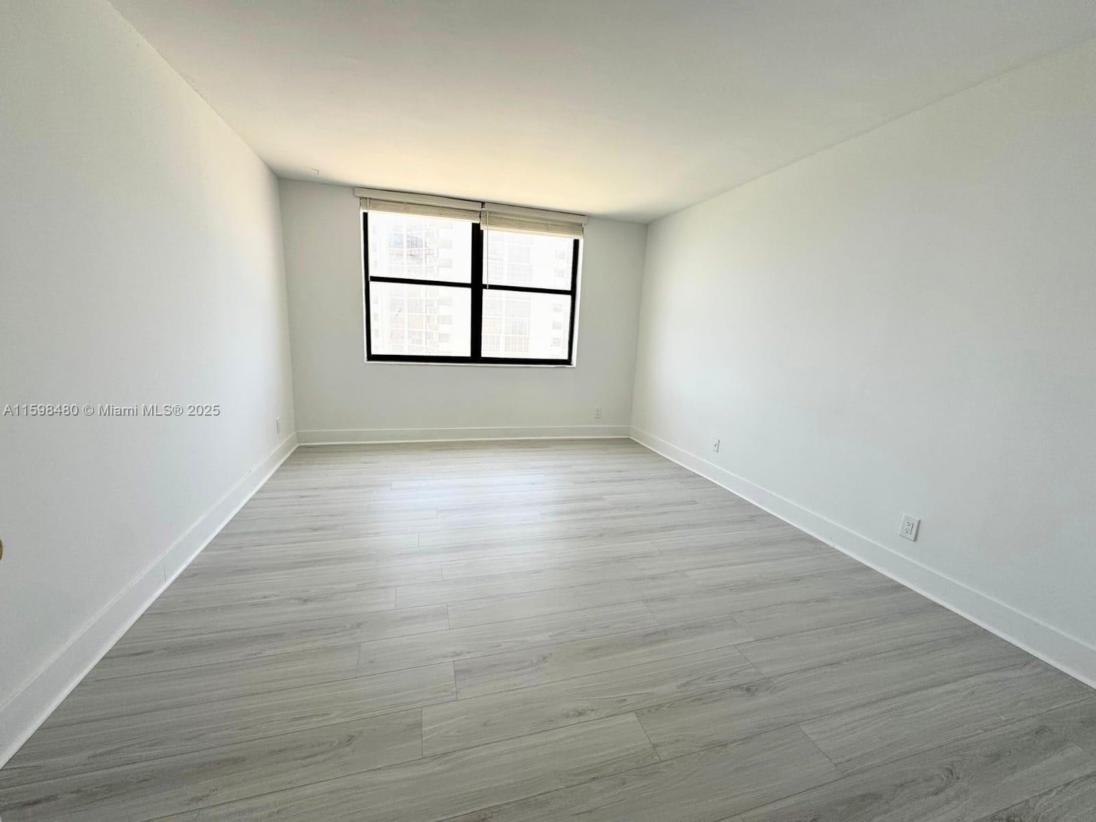 THE CLIPPER AT BISC COVE - Residential