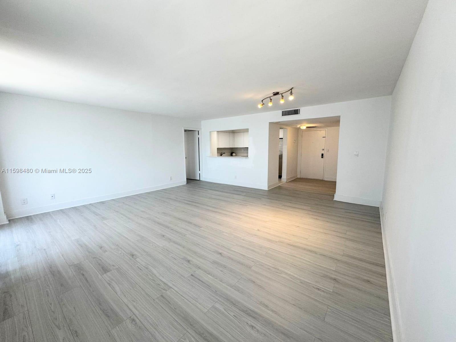 THE CLIPPER AT BISC COVE - Residential