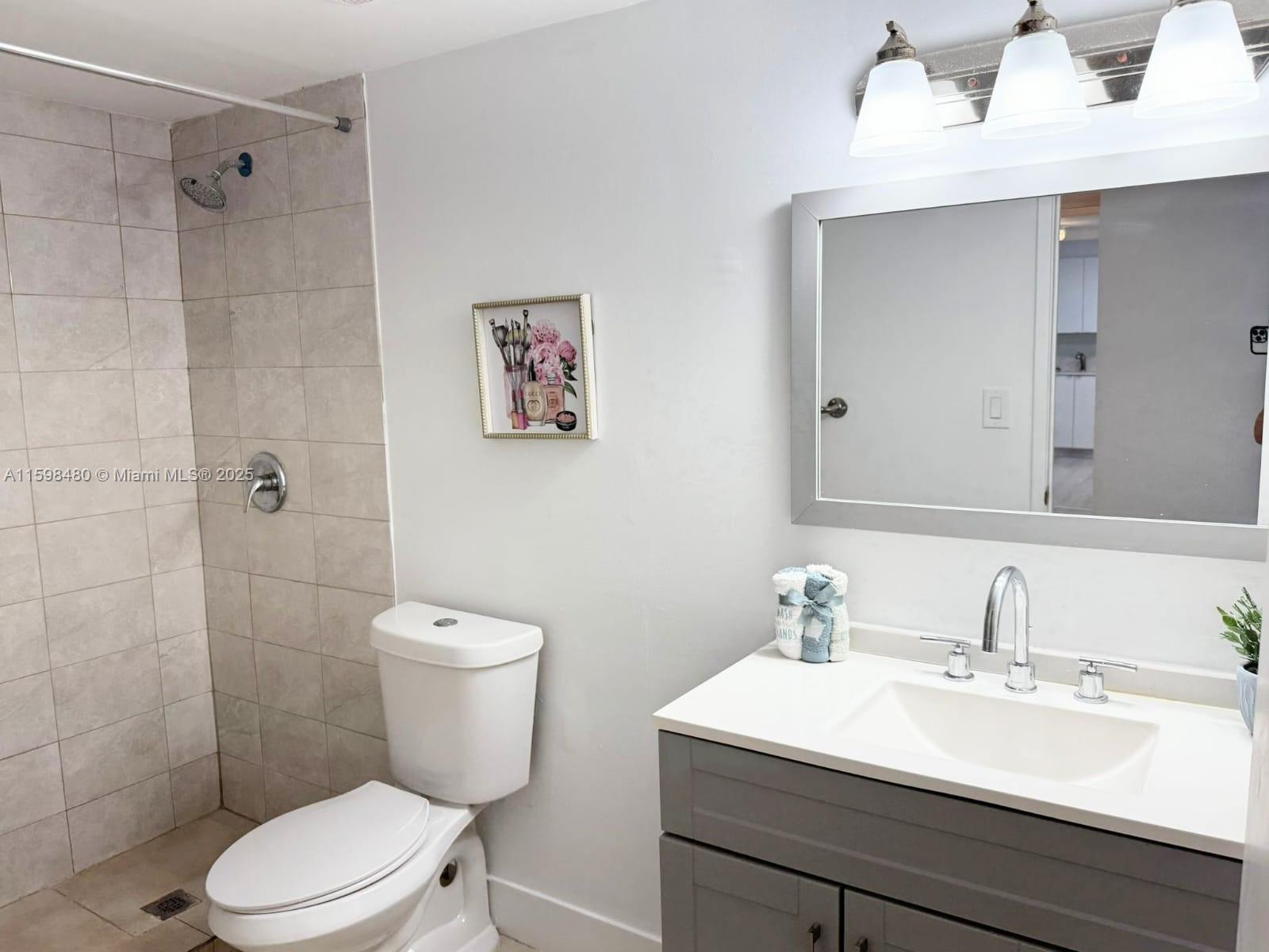 THE CLIPPER AT BISC COVE - Residential