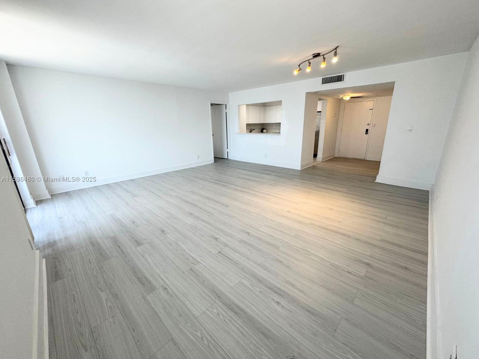 THE CLIPPER AT BISC COVE - Residential