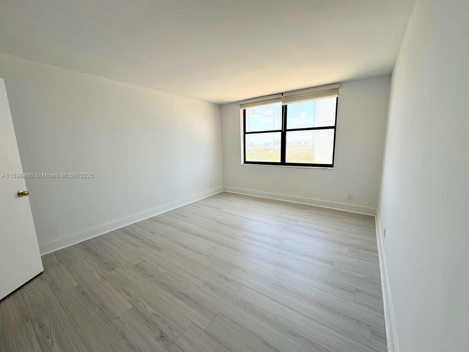 THE CLIPPER AT BISC COVE - Residential