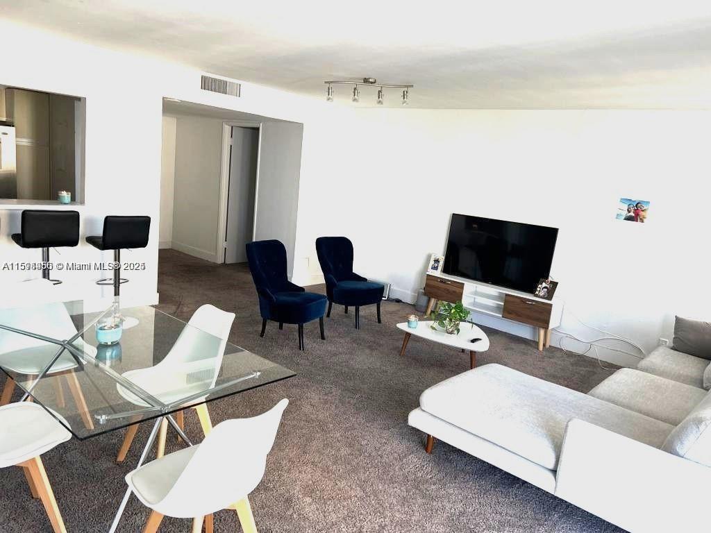 Property for Sale at 18151 Ne 31st Ct 1404, Aventura, Miami-Dade County, Florida - Bedrooms: 2 
Bathrooms: 2  - $437,000