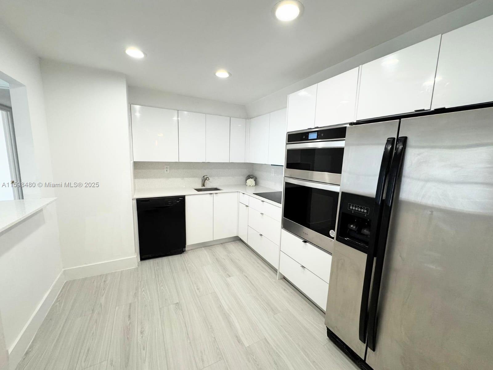 THE CLIPPER AT BISC COVE - Residential