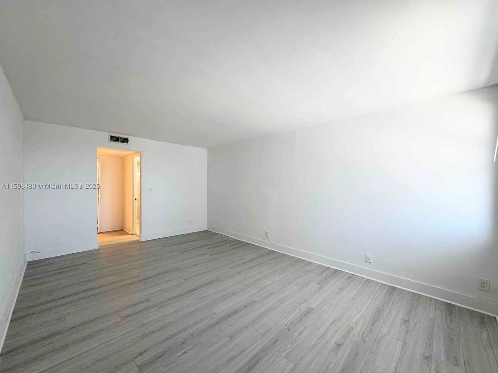 THE CLIPPER AT BISC COVE - Residential