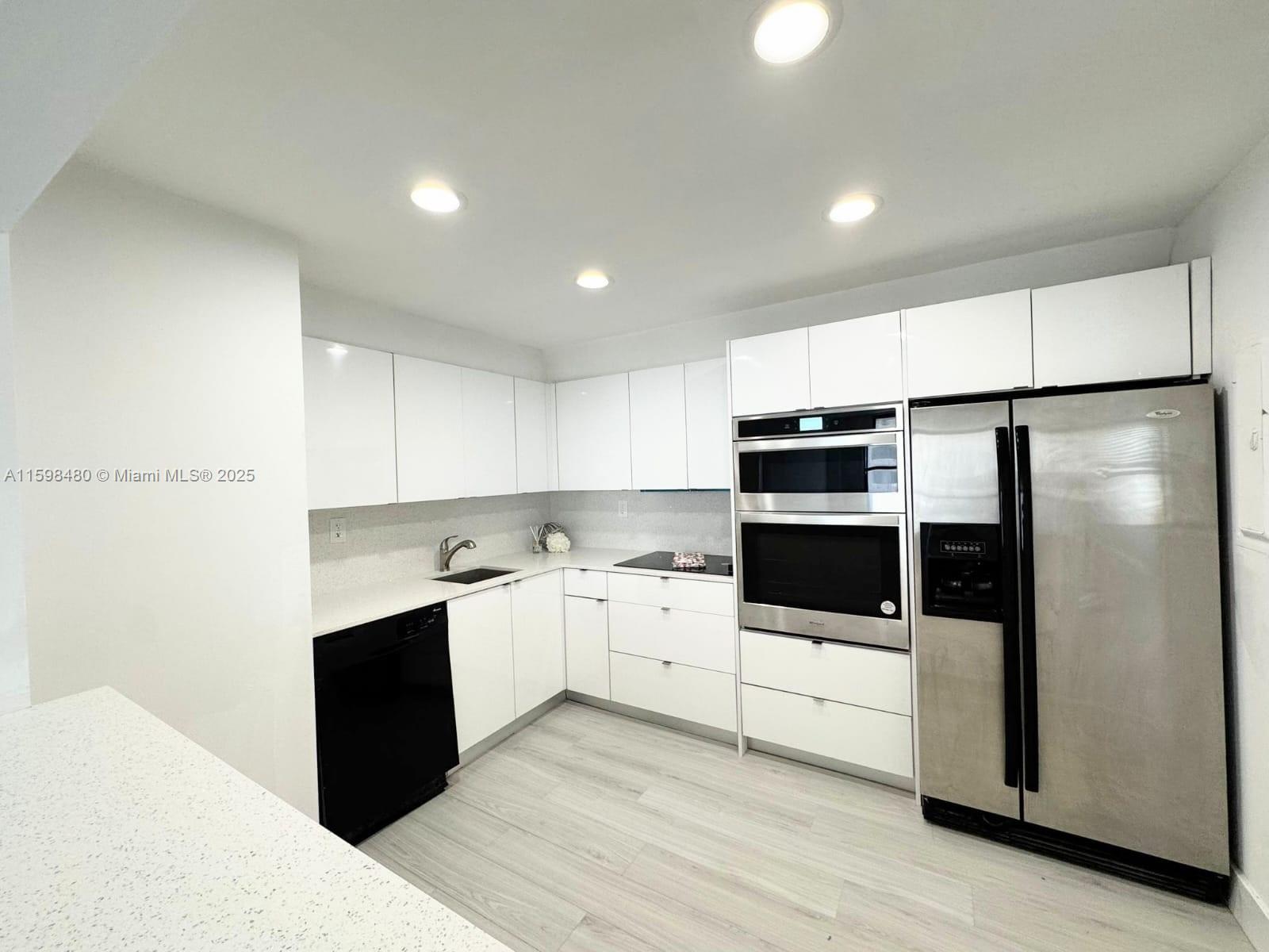 THE CLIPPER AT BISC COVE - Residential