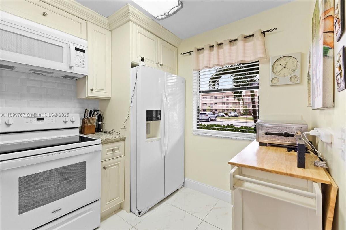 10402 Sunrise Lakes Blvd 103