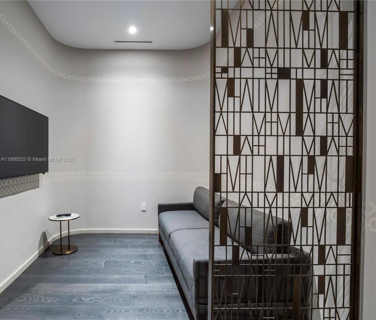 801 SMA DESIGNER SUITES C - Residential