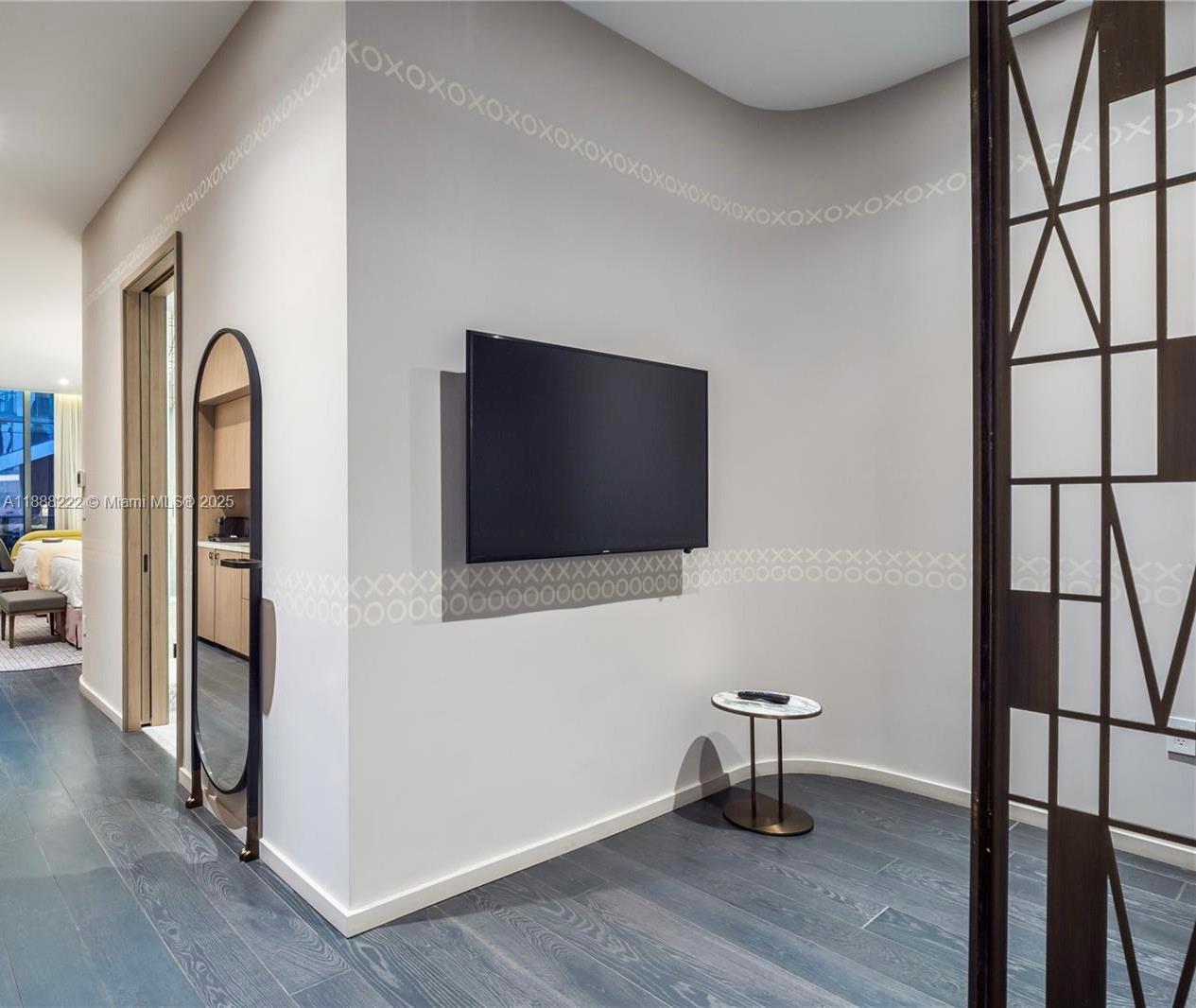 801 SMA DESIGNER SUITES C - Residential