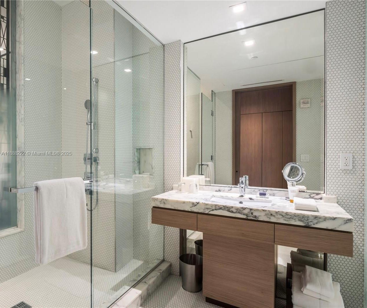 801 SMA DESIGNER SUITES C - Residential