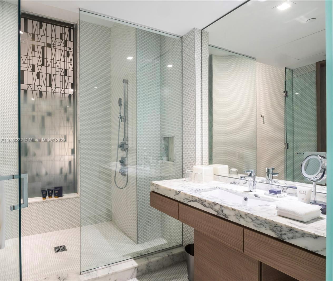 801 SMA DESIGNER SUITES C - Residential