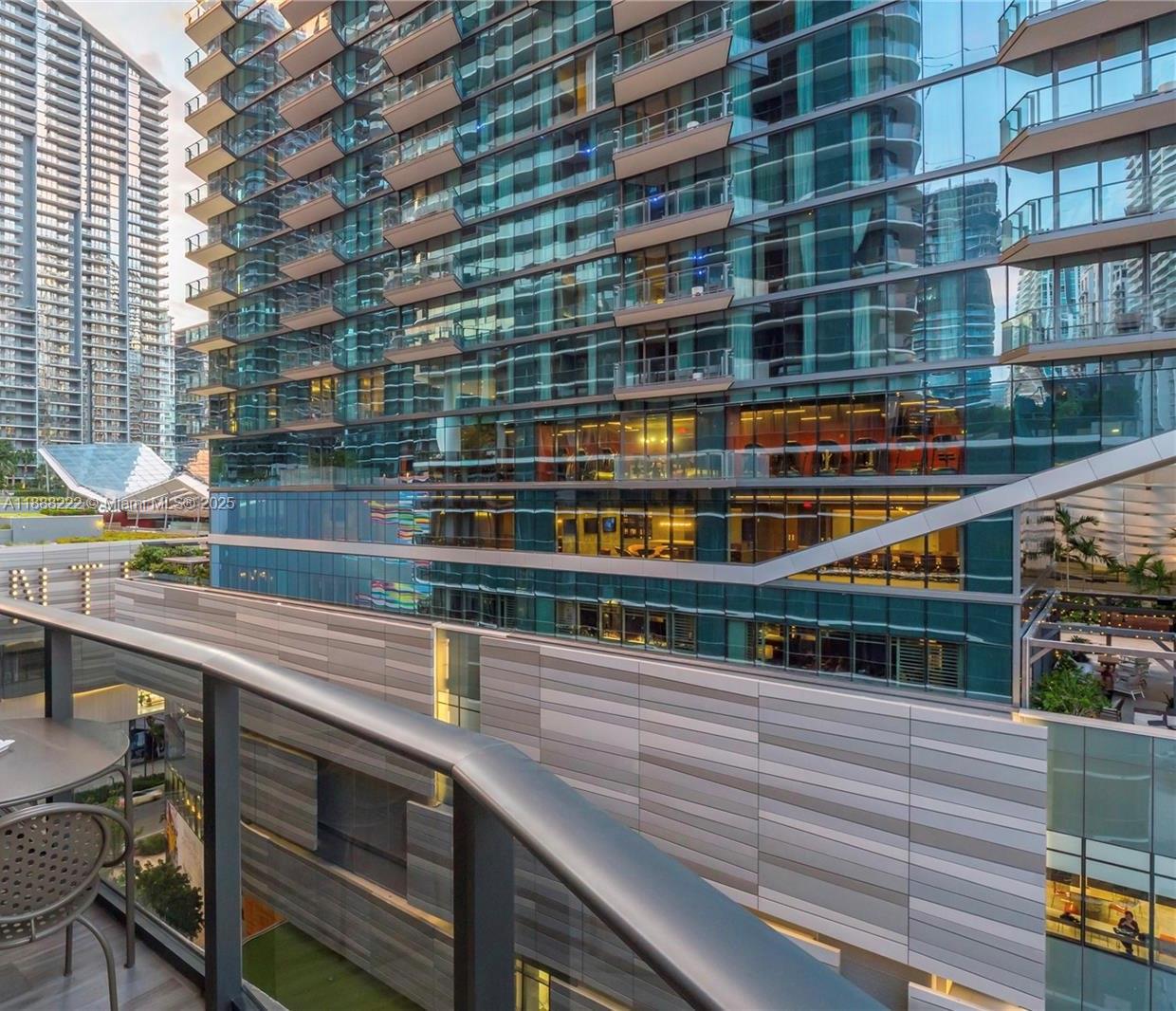 801 SMA DESIGNER SUITES C - Residential