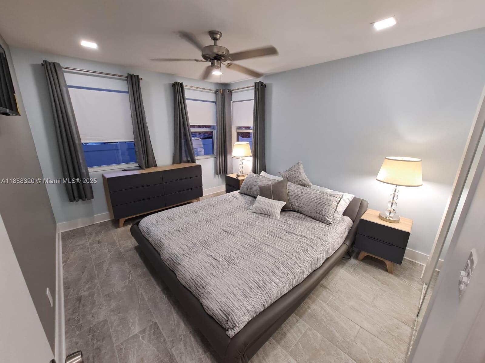 HOLLYWOOD LITTLE RANCHES - Residential Lease