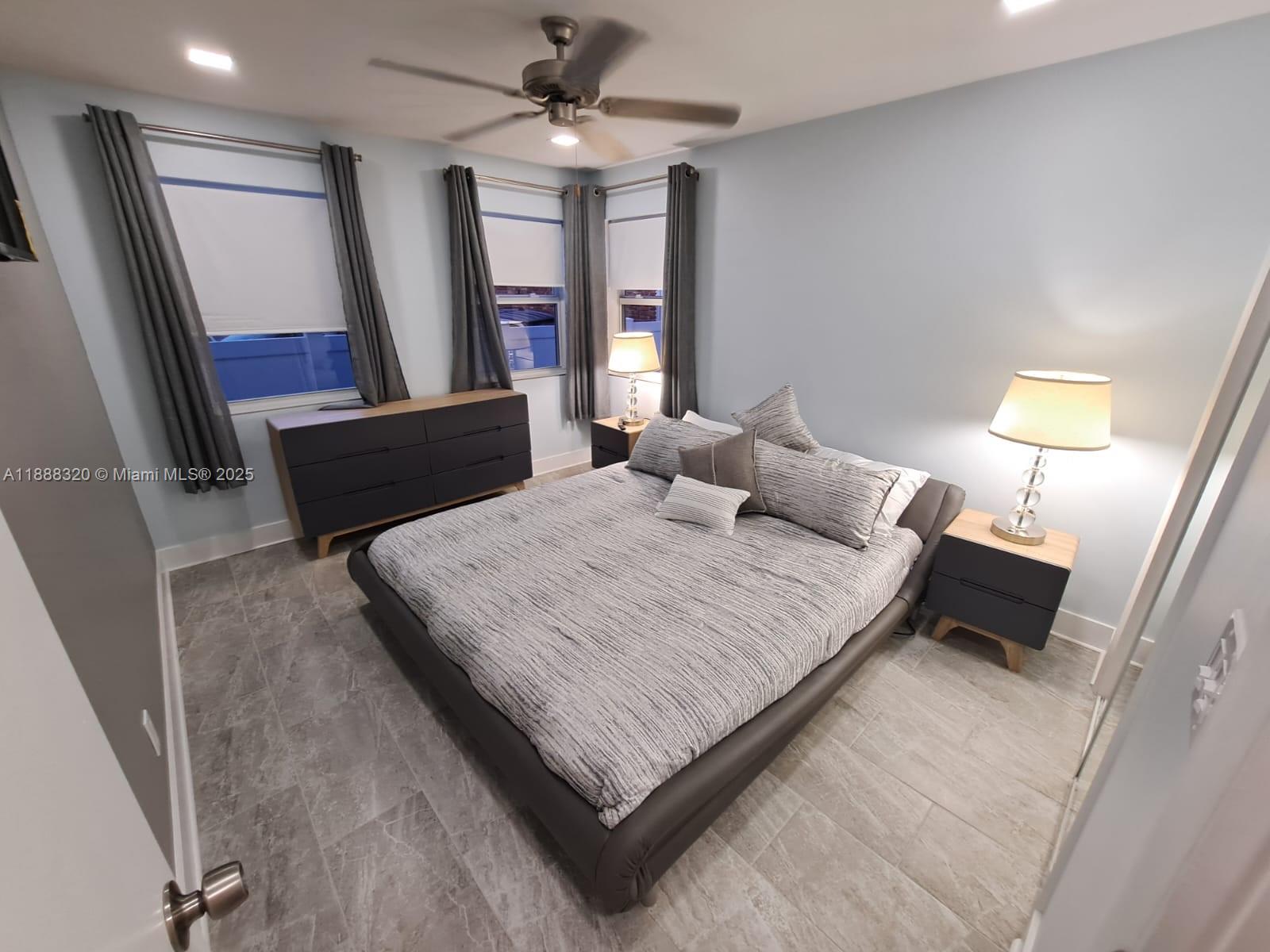 HOLLYWOOD LITTLE RANCHES - Residential Lease