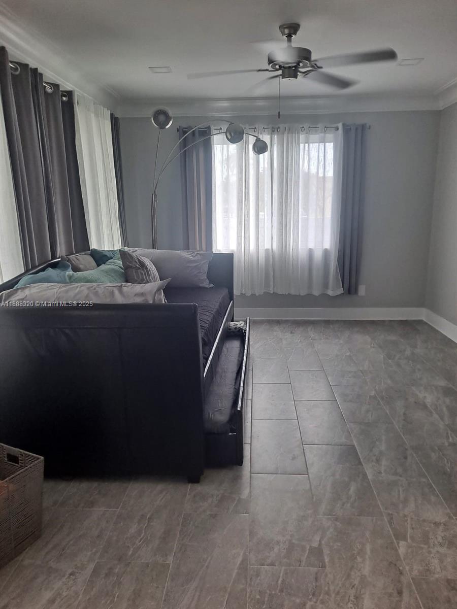HOLLYWOOD LITTLE RANCHES - Residential Lease