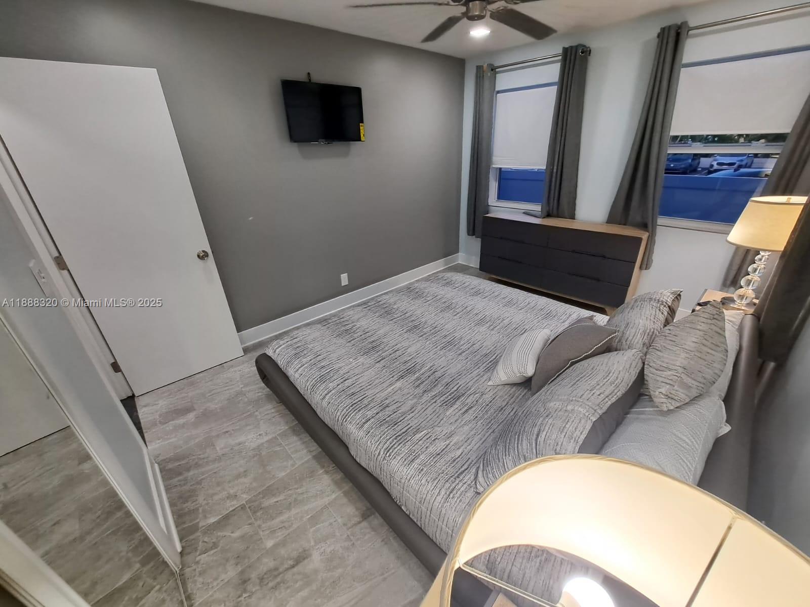 HOLLYWOOD LITTLE RANCHES - Residential Lease