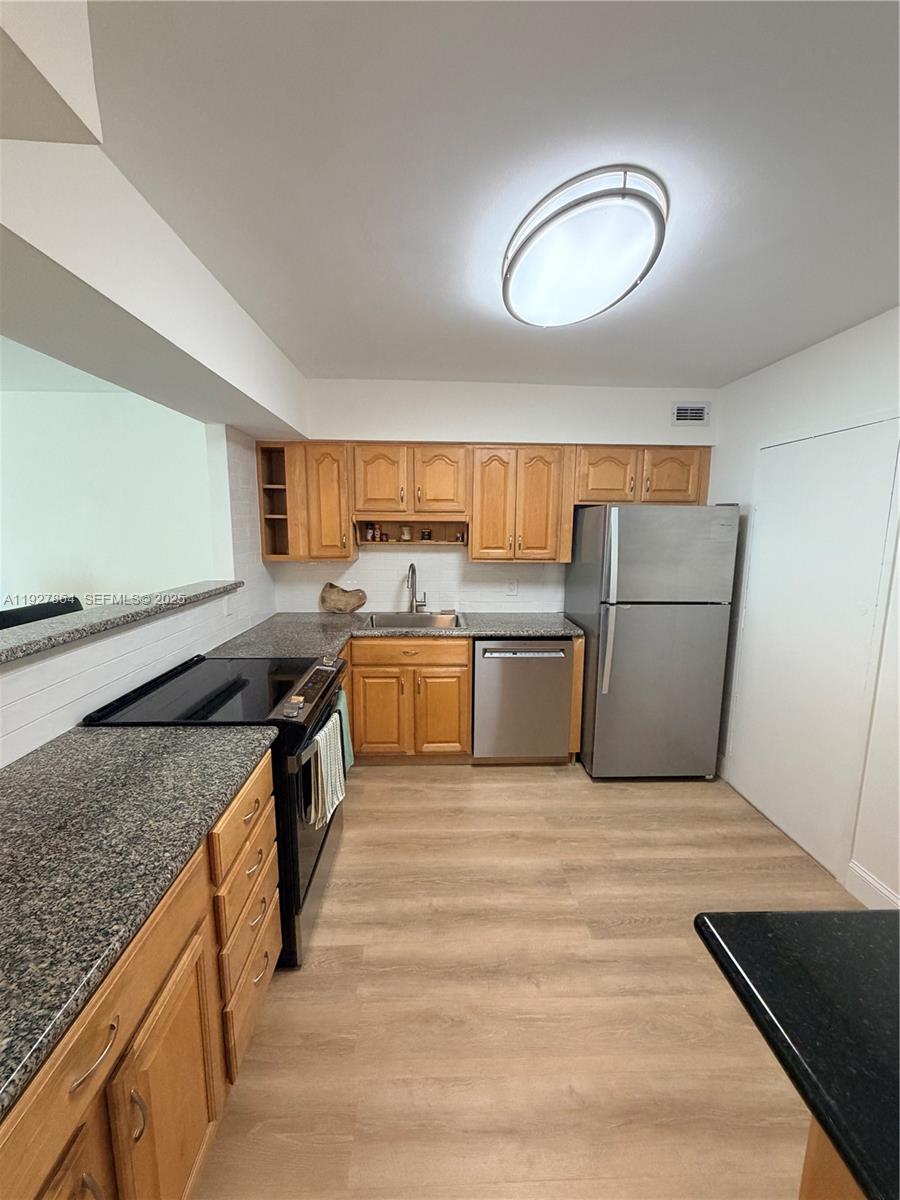 5151 Collins Ave 730 + DEN