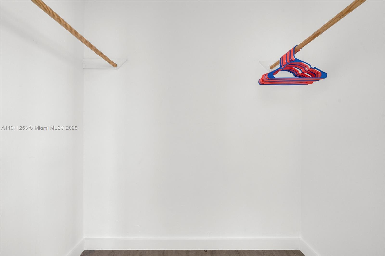 LAWRENCE ESTATE LAND CO - Residential Lease