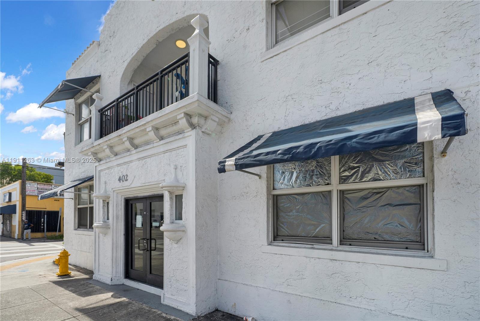 LAWRENCE ESTATE LAND CO - Residential Lease