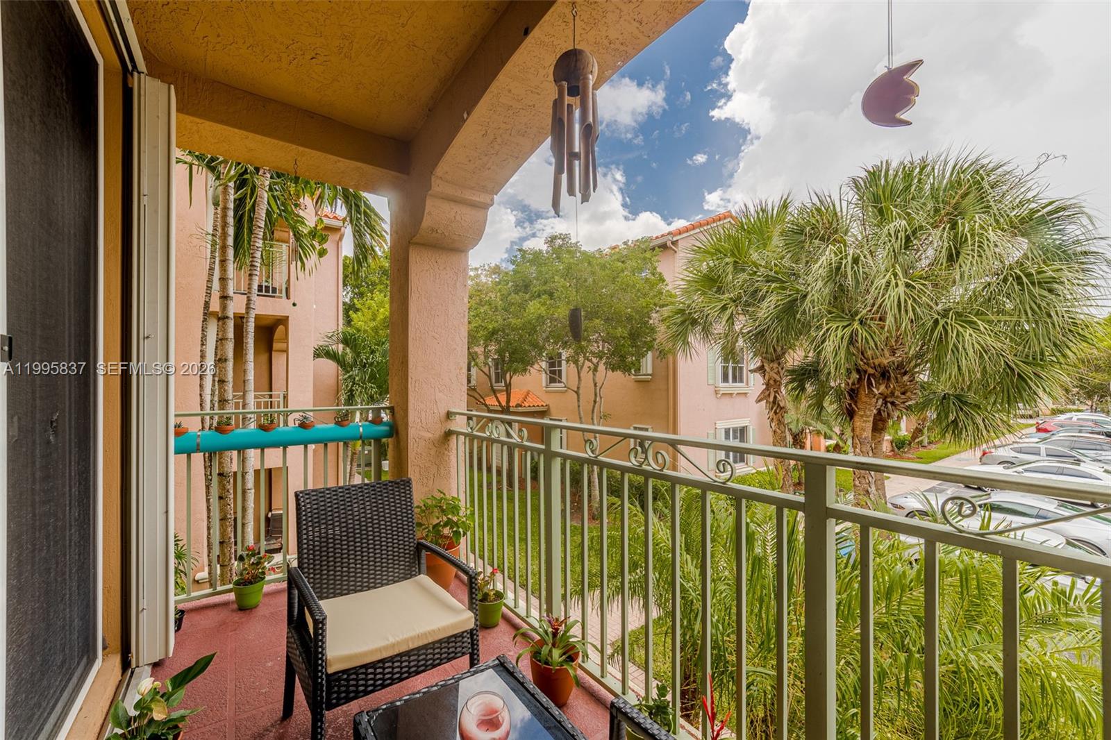 THE COURTS AT DORAL ISLES - Residential