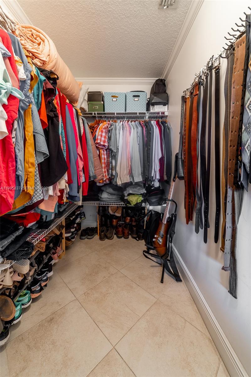 THE COURTS AT DORAL ISLES - Residential